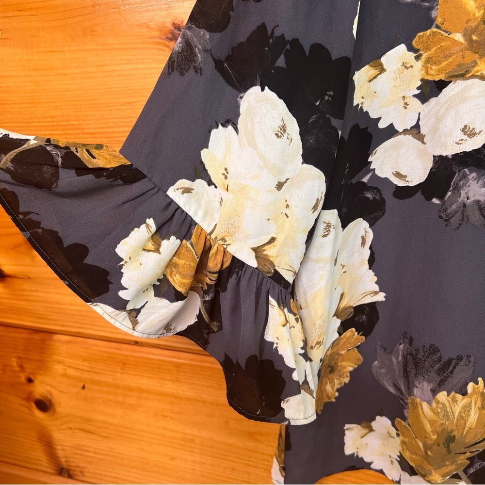 Ann Taylor Floral Women's Top 3/4 Ruffle Sleeve V Neck Medium Blouse M - Picture 3 of 4